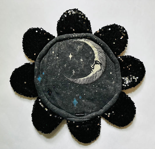 Moon & Sun Flow Flower, black sequin petals